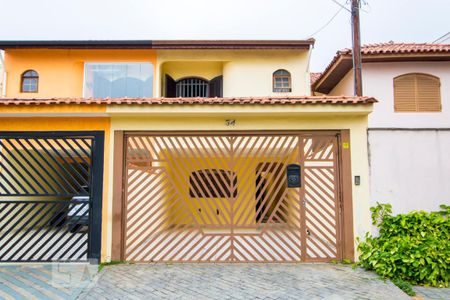 Casa à venda com 225m², 3 quartos e 4 vagasFachada