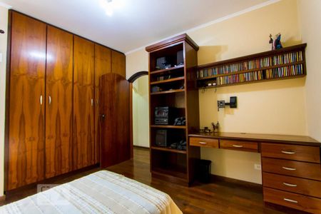 Casa à venda com 225m², 3 quartos e 4 vagasQuarto 2