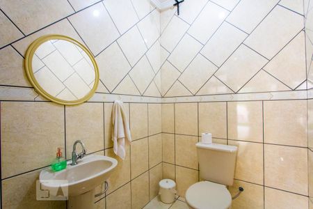 Casa à venda com 225m², 3 quartos e 4 vagasBanheiro de serivço