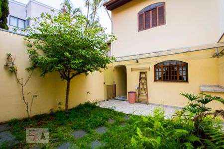 Casa à venda com 225m², 3 quartos e 4 vagasQuintal/Jardim