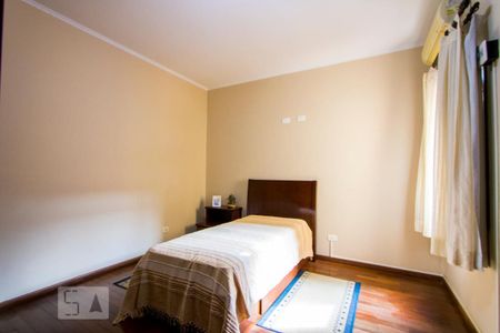 Casa à venda com 225m², 3 quartos e 4 vagasQuarto 2