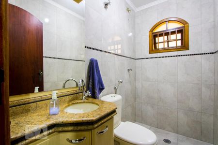 Casa à venda com 225m², 3 quartos e 4 vagasBanheiro social 2