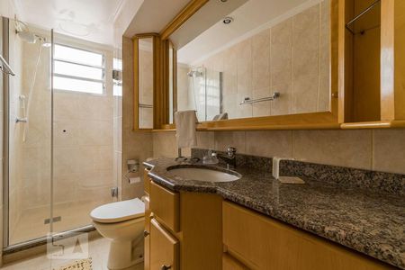 Banheiro de apartamento à venda com 1 quarto, 40m² em Centro Histórico, Porto Alegre