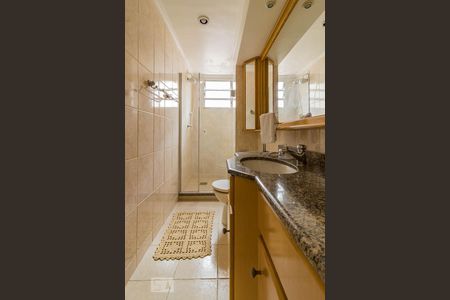 Banheiro de apartamento à venda com 1 quarto, 40m² em Centro Histórico, Porto Alegre