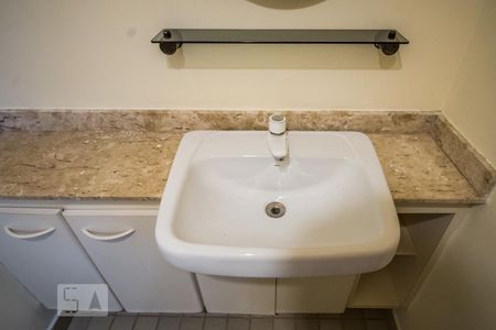 Apartamento à venda com 70m², 3 quartos e 2 vagasBanheiro da Suíte