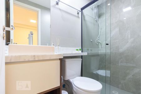 Banheiro de kitnet/studio para alugar com 1 quarto, 26m² em Bela Vista, São Paulo