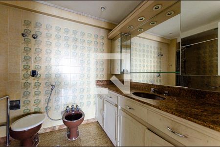Banheiro da Suíte 1 de apartamento para alugar com 4 quartos, 170m² em Ingá, Niterói