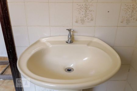Casa à venda com 180m², 2 quartos e 1 vaga Casa à venda com 180m², 2 quartos e 1 vagaBanheiro