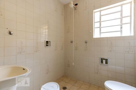 Casa à venda com 180m², 2 quartos e 1 vaga Casa à venda com 180m², 2 quartos e 1 vagaBanheiro