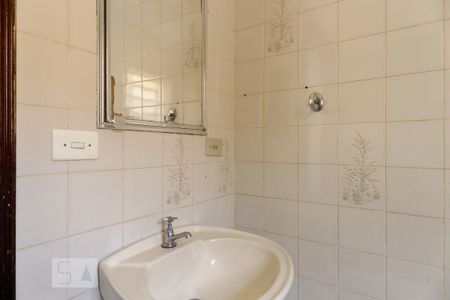 Casa à venda com 180m², 2 quartos e 1 vaga Casa à venda com 180m², 2 quartos e 1 vagaBanheiro