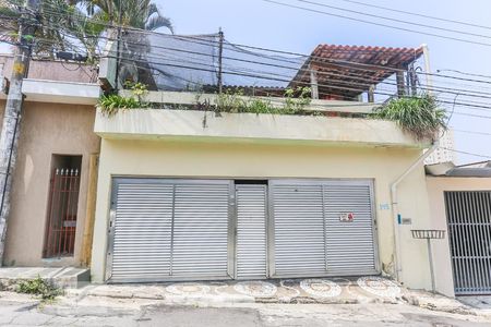 Casa à venda com 245m², 3 quartos e 3 vagasFachada