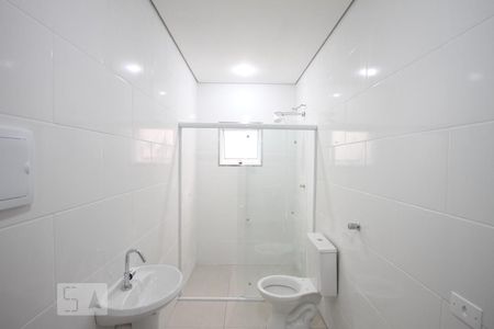 Banheiro de kitnet/studio para alugar com 1 quarto, 37m² em Liberdade, São Paulo