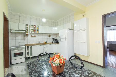 Casa à venda com 335m², 4 quartos e 3 vagas Casa à venda com 335m², 4 quartos e 3 vagasCozinha