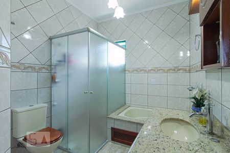 Casa à venda com 335m², 4 quartos e 3 vagas Casa à venda com 335m², 4 quartos e 3 vagasBanheiro da Suíte