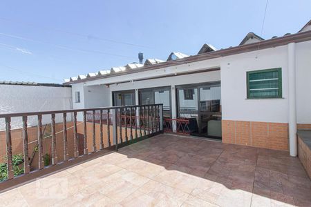 Casa à venda com 335m², 4 quartos e 3 vagas Casa à venda com 335m², 4 quartos e 3 vagasSacada