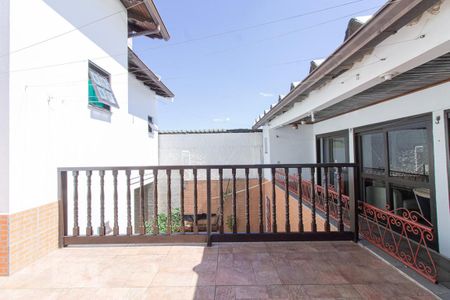 Casa à venda com 335m², 4 quartos e 3 vagas Casa à venda com 335m², 4 quartos e 3 vagasSacada