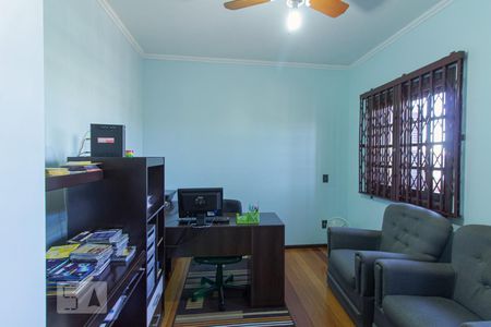 Casa à venda com 335m², 4 quartos e 3 vagas Casa à venda com 335m², 4 quartos e 3 vagasQuarto 2