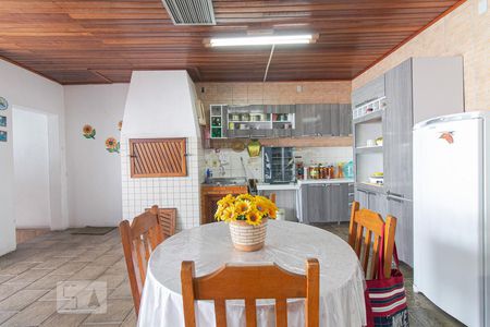 Casa à venda com 335m², 4 quartos e 3 vagas Casa à venda com 335m², 4 quartos e 3 vagasSala 2