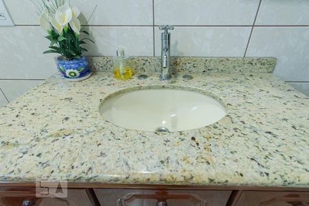 Casa à venda com 335m², 4 quartos e 3 vagas Casa à venda com 335m², 4 quartos e 3 vagasBanheiro da Suíte