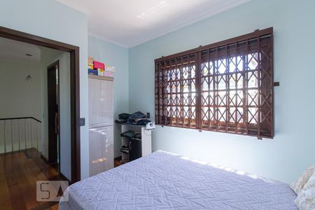 Casa à venda com 335m², 4 quartos e 3 vagas Casa à venda com 335m², 4 quartos e 3 vagasQuarto 1