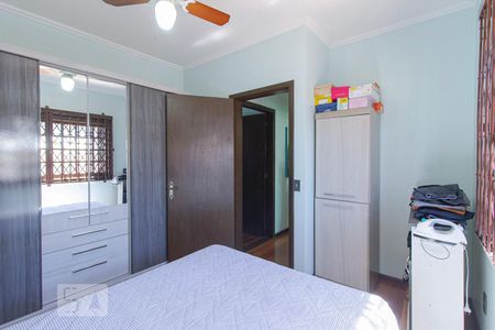 Casa à venda com 335m², 4 quartos e 3 vagas Casa à venda com 335m², 4 quartos e 3 vagasQuarto 1