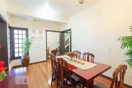 Sala de casa à venda com 4 quartos, 335m² em Jardim Itu Sabará, Porto Alegre