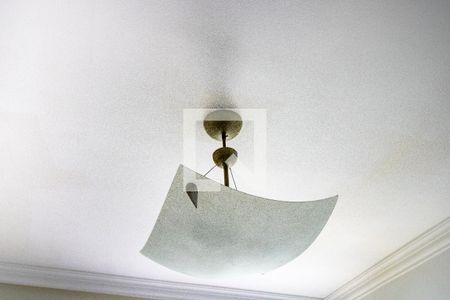 Sala- detalhe teto e luminária de apartamento à venda com 1 quarto, 33m² em Indianópolis, São Paulo