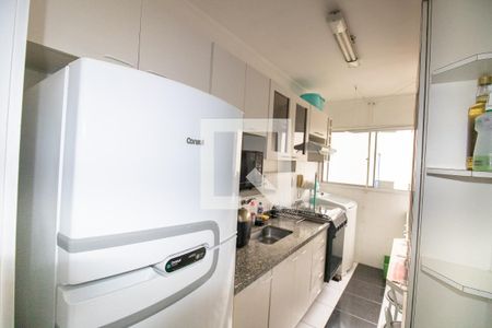 Apartamento à venda com 33m², 1 quarto e 1 vaga Apartamento à venda com 33m², 1 quarto e 1 vagaCozinha - detalhe armários lado 1