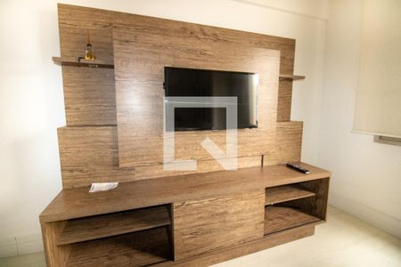 Sala- detalhe rack e TV de apartamento à venda com 1 quarto, 33m² em Indianópolis, São Paulo
