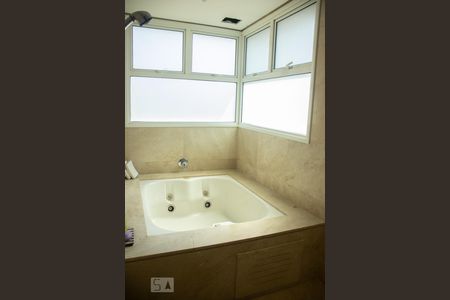 Apartamento à venda com 510m², 4 quartos e 6 vagasBanheiro Suíte 3