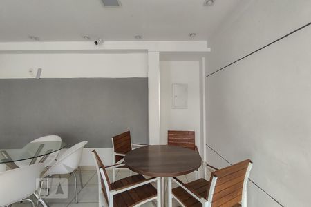 Apartamento à venda com 65m², 2 quartos e 1 vaga Apartamento à venda com 65m², 2 quartos e 1 vagaÁrea comum - Salão de festas