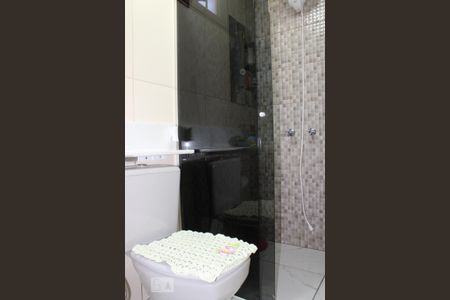 Casa à venda com 92m², 2 quartos e 1 vagaBanheiro 2