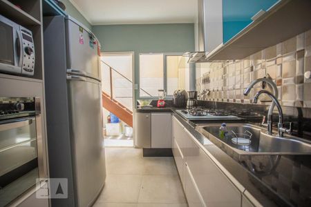 Casa à venda com 240m², 3 quartos e 4 vagas Casa à venda com 240m², 3 quartos e 4 vagasCozinha