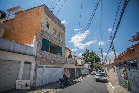 Casa à venda com 240m², 3 quartos e 4 vagas Casa à venda com 240m², 3 quartos e 4 vagasFachada