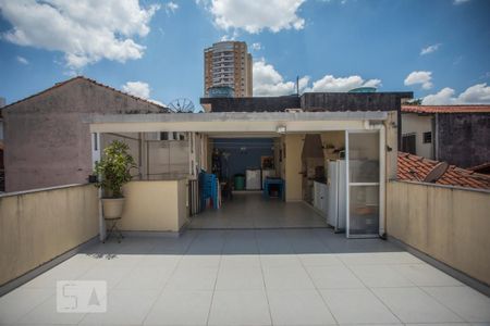 Casa à venda com 240m², 3 quartos e 4 vagas Casa à venda com 240m², 3 quartos e 4 vagasVaranda