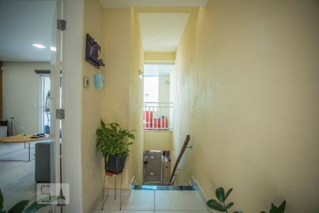 Casa à venda com 240m², 3 quartos e 4 vagas Casa à venda com 240m², 3 quartos e 4 vagasHall