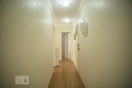 Casa à venda com 240m², 3 quartos e 4 vagas Casa à venda com 240m², 3 quartos e 4 vagasCorredor