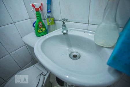 Casa à venda com 240m², 3 quartos e 4 vagas Casa à venda com 240m², 3 quartos e 4 vagasLavabo - Torneira