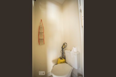 Casa à venda com 240m², 3 quartos e 4 vagas Casa à venda com 240m², 3 quartos e 4 vagasLavabo do Terraço