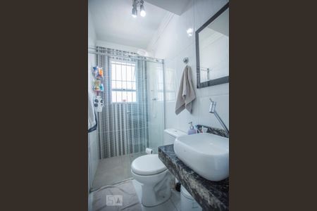 Casa à venda com 240m², 3 quartos e 4 vagas Casa à venda com 240m², 3 quartos e 4 vagasBanheiro 2