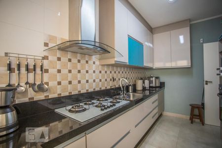 Casa à venda com 240m², 3 quartos e 4 vagas Casa à venda com 240m², 3 quartos e 4 vagasCozinha