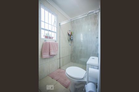 Casa à venda com 240m², 3 quartos e 4 vagas Casa à venda com 240m², 3 quartos e 4 vagasBanheiro da Suíte