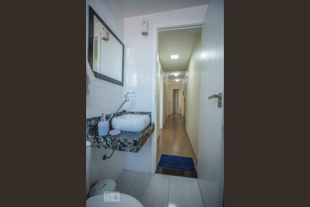 Casa à venda com 240m², 3 quartos e 4 vagas Casa à venda com 240m², 3 quartos e 4 vagasBanheiro 2