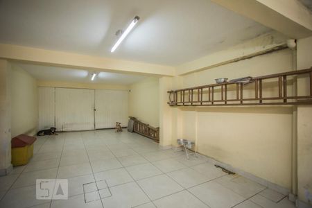 Casa à venda com 240m², 3 quartos e 4 vagas Casa à venda com 240m², 3 quartos e 4 vagasGaragem