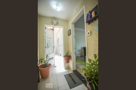 Casa à venda com 240m², 3 quartos e 4 vagas Casa à venda com 240m², 3 quartos e 4 vagasHall