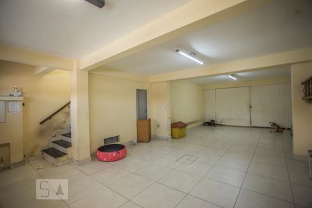 Casa à venda com 240m², 3 quartos e 4 vagas Casa à venda com 240m², 3 quartos e 4 vagasGaragem