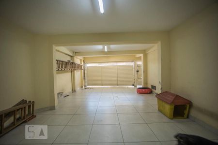 Casa à venda com 240m², 3 quartos e 4 vagas Casa à venda com 240m², 3 quartos e 4 vagasGaragem