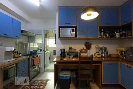 Apartamento para alugar com 104m², 2 quartos e 2 vagasCozinha