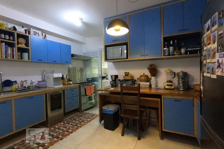 Apartamento para alugar com 104m², 2 quartos e 2 vagasCozinha