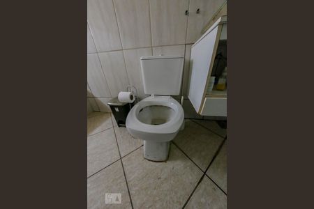 Casa à venda com 200m², 6 quartos e 3 vagasBanheiro da Suíte 2